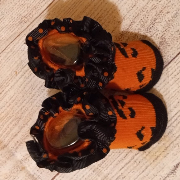 Halloween Set of Headwrap and Socks for Baby Girl - Picture 4 of 10